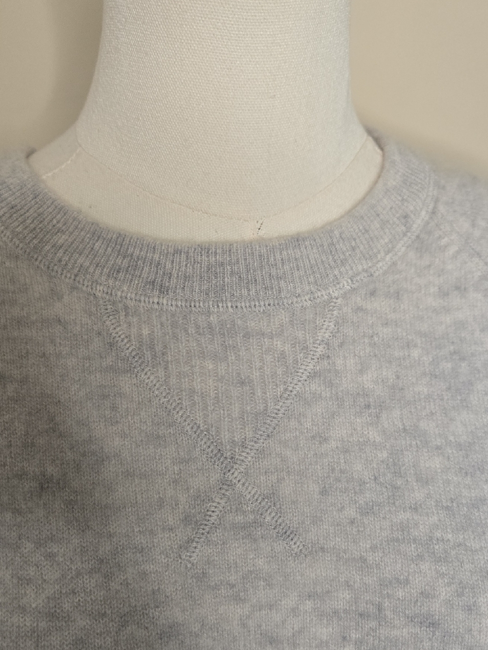 Garnet Hill Light Gray Cashmere Sweater Quiet Luxury Minimalist Wardrobe Staple - Picture 3 of 9
